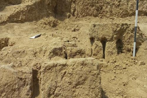 بقایای یک بنای یادمانی مهم مربوط به دوره اشکانی کشف شد